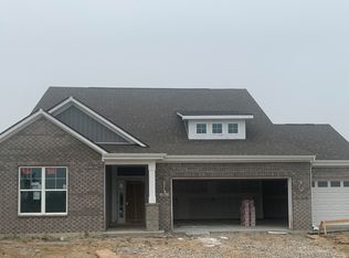916 Borealis Dr, Franklin, IN 46131
