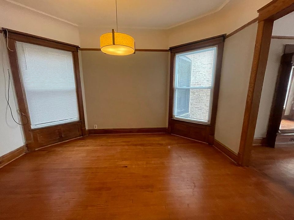1st image of 4737 S Prairie Ave #3