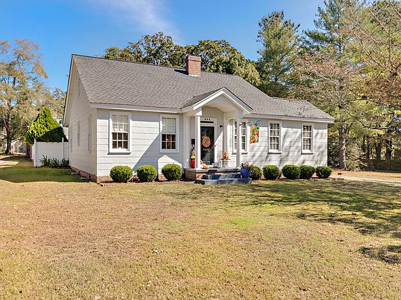 2nd image of 944 Edisto Ave