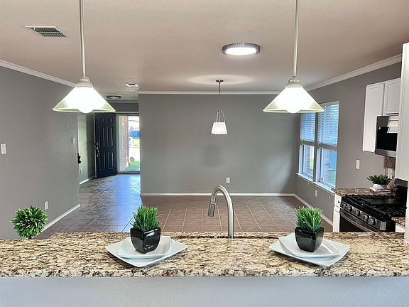 4th image of 3403 Sherbrooke Pl