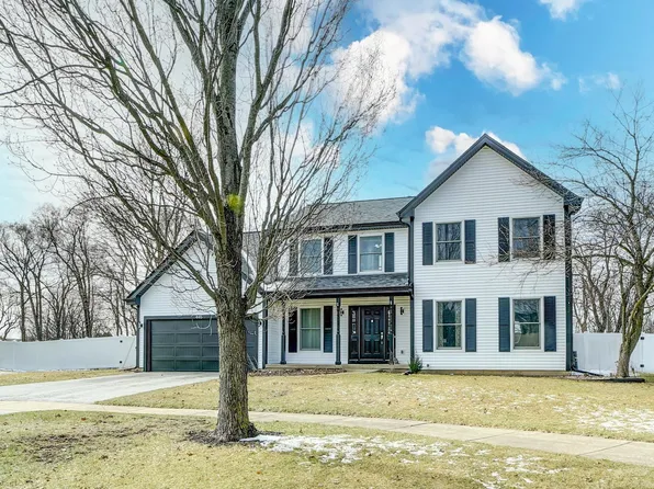 445 Lakeview Dr, Aurora, IL 60506