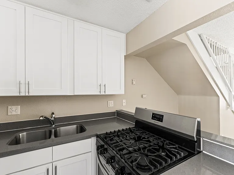 McFadden Apartments — Photo 5
