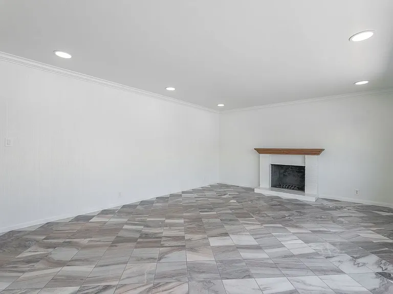2298 Golden Arrow Dr — Photo 36
