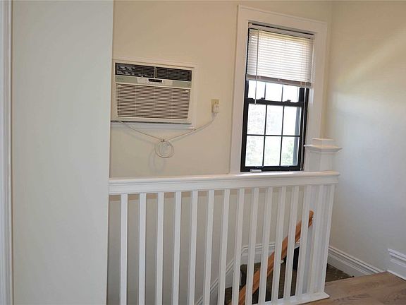 3rd image of 37 Hawthorne St