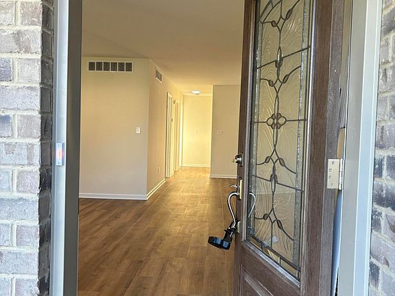 2nd image of 5110 Lathrop St