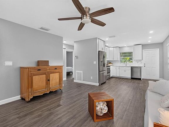 3rd image of 4121 12TH AVENUE W