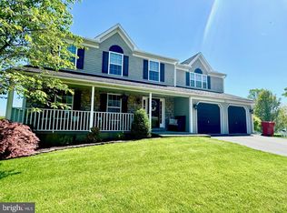 12 Wilbur Dr, Sinking Spring, PA 19608