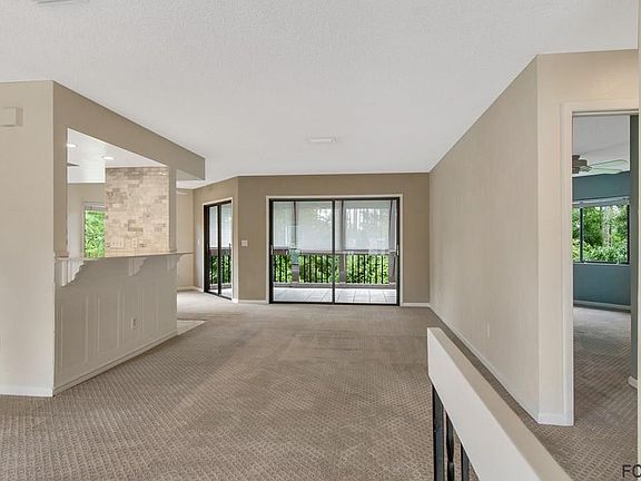 4th image of 32 Hembury Ln #32