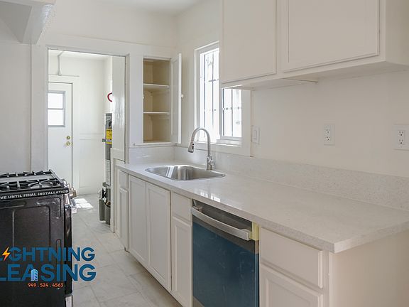 3rd image of 1318 N Serrano Ave #1318