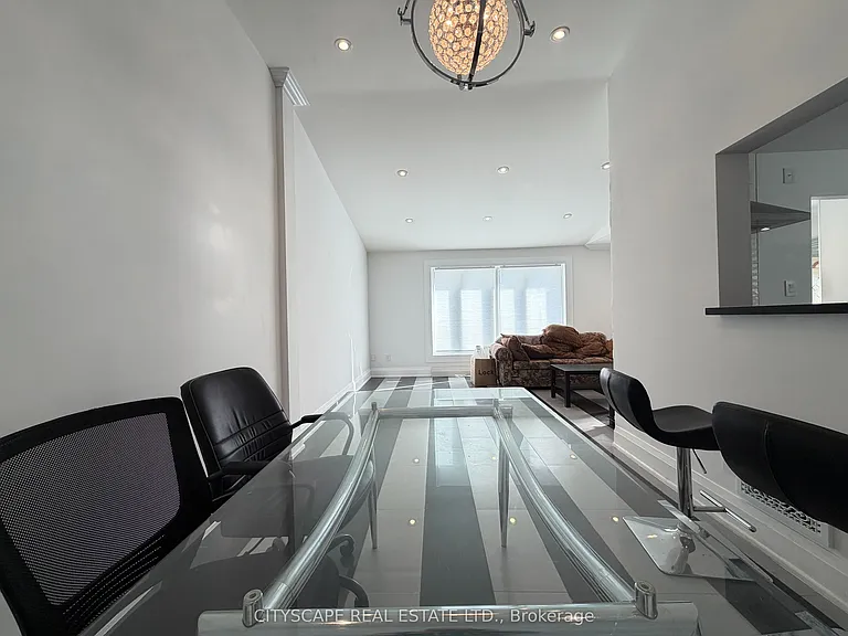 135 Bonham Blvd #UPPER — Photo 35