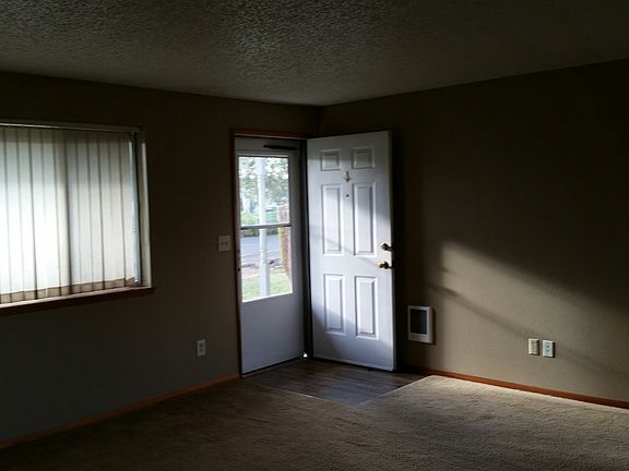 3rd image of 210 Blossom Drive