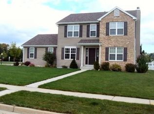 1120 Iris Ln, Grafton, WI 53024