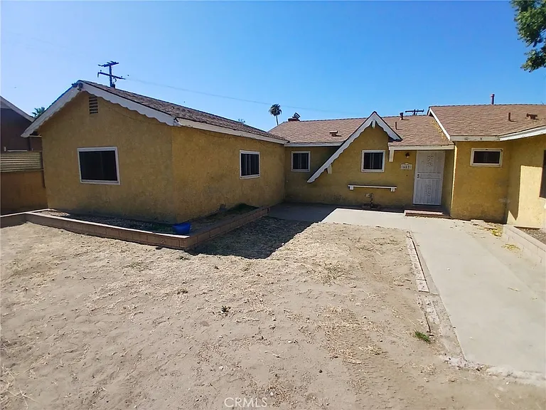 652 E Belmont St — Photo 6