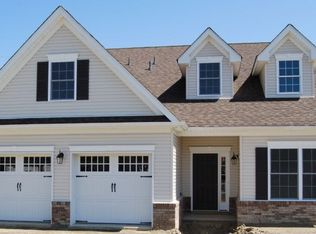91 Bluffs Ct #91, Hamburg, NJ 07419