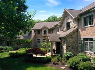 9218 Eagle Ridge Cir, Brecksville, OH 44141