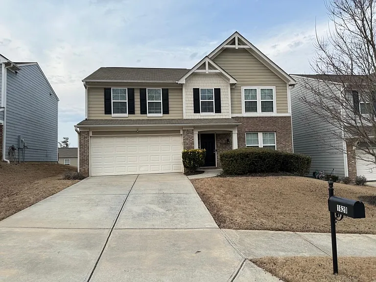1620 Shire Village Dr — Photo 2