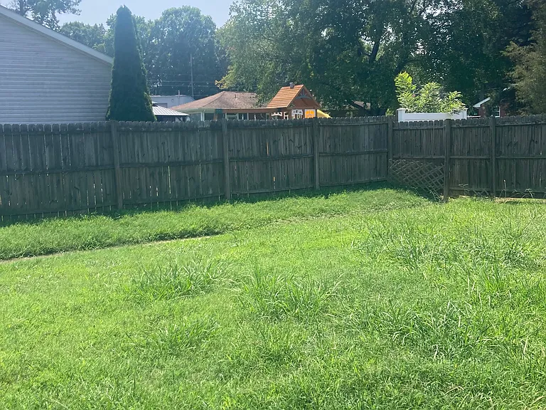 610 Barbara Ct — Photo 8