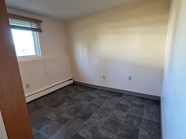 129 Centre St S #1 — Photo 11