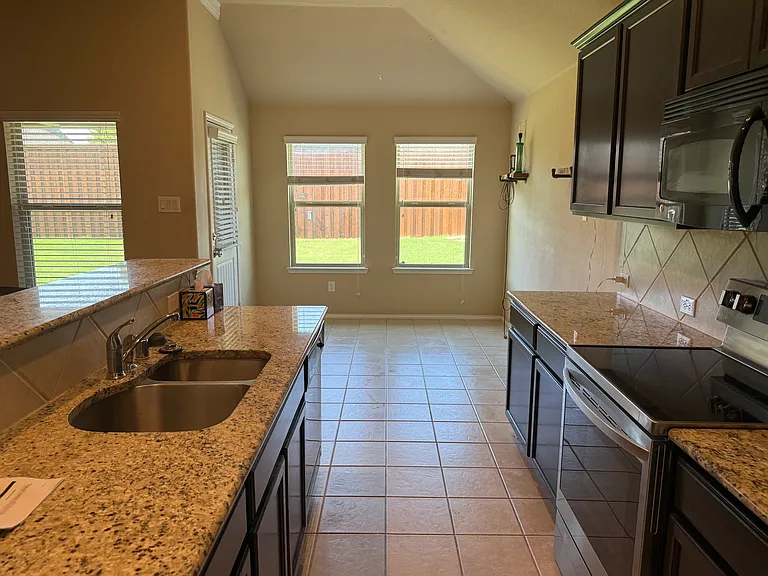 11617 Summer Springs Dr — Photo 6