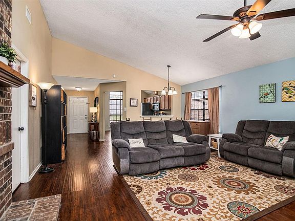 3rd image of 2921 Trilene Dr
