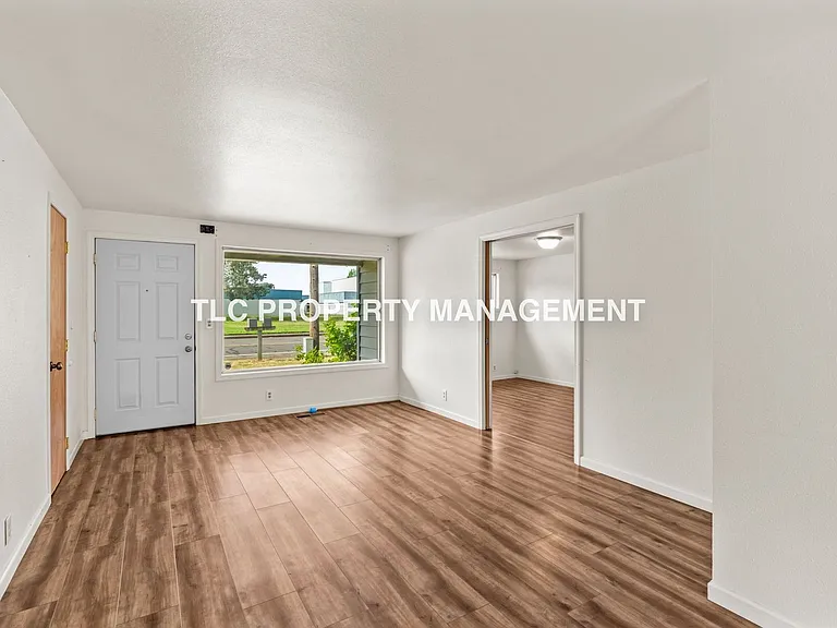 4669-4671 Barger Dr — Photo 13