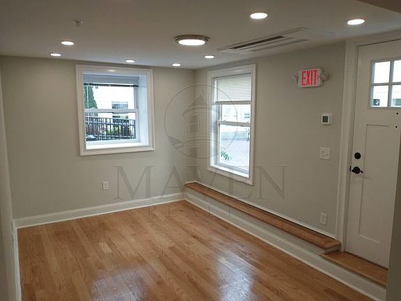 4th image of 105 Morse St #1