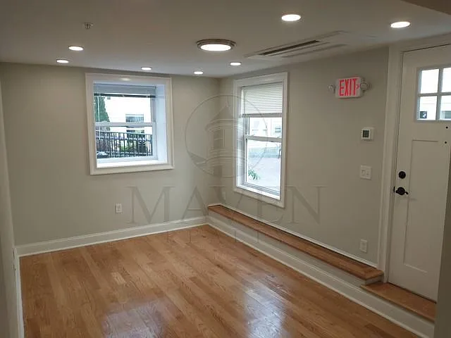 105 Morse St #1 — Photo 4