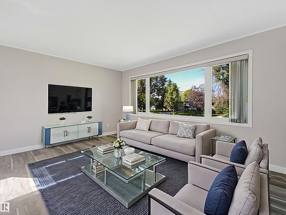 4th image of 37 Sheridan Dr