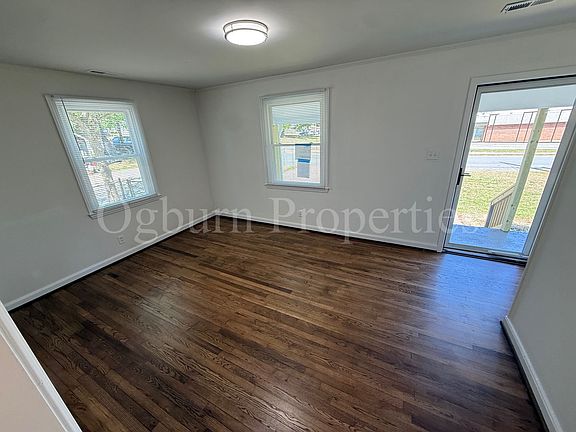 3rd image of 1112 Marne St
