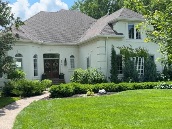 311 Country Club Dr NE, Willmar, MN 56201