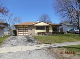 618 W Lake Manor Dr, Addison, IL 60101