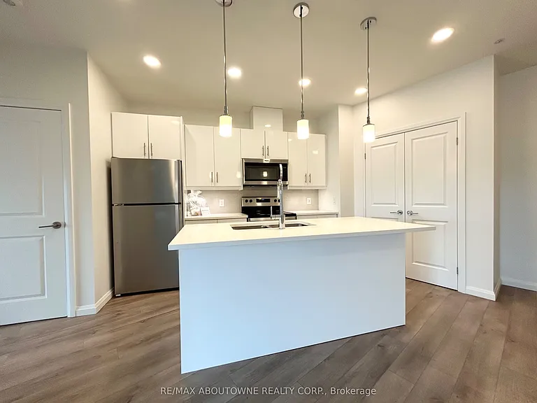 144 Watson Rd N #704 — Photo 3