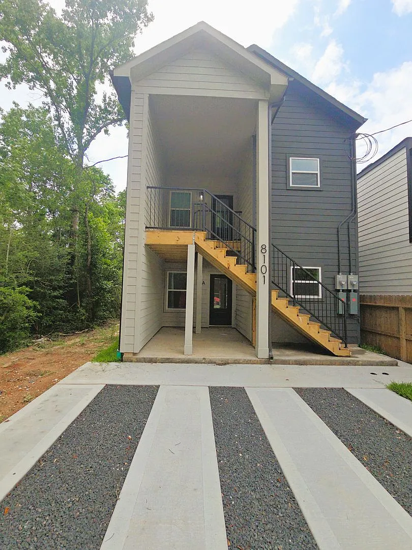 8101 Venus St — Photo 1