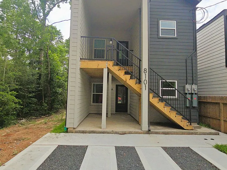 8101 Venus St — Photo 1