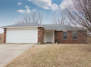 1325 N Caddo Ave, Fayetteville, AR 72704