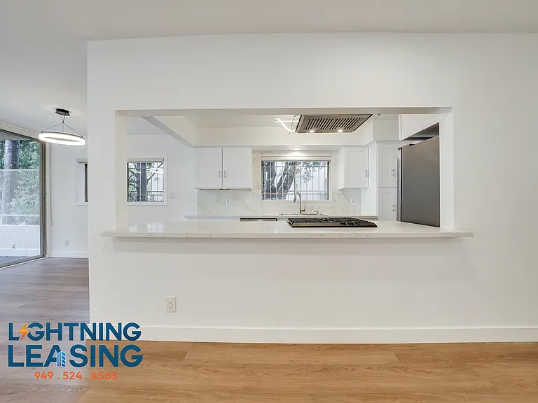 408 N Palm Dr #101 — Photo 27