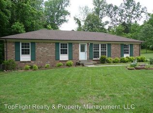 370 Crest Dr, Clarksville, TN 37043