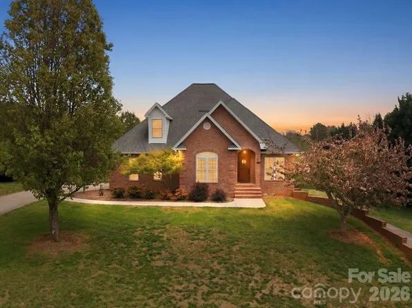 5518 Land Harbour Dr, Granite Falls, NC 28630