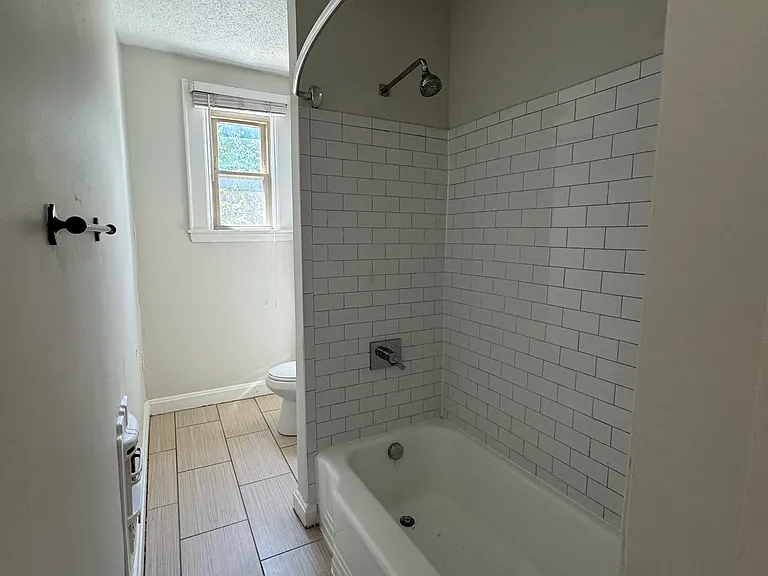 599 Oak St #8 — Photo 7