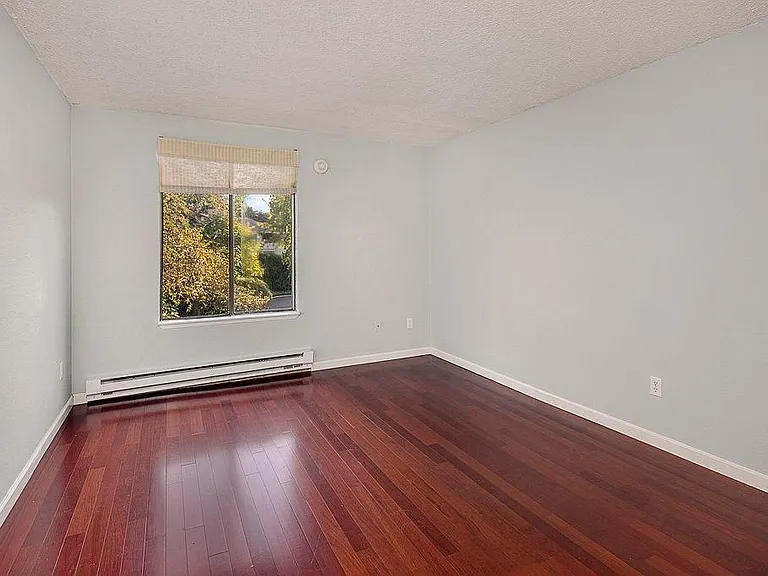10021 NE 122nd St — Photo 11