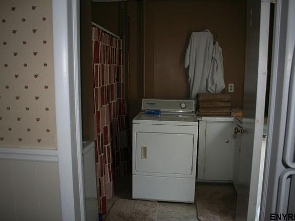 5th image of 113 Ballston Ave
