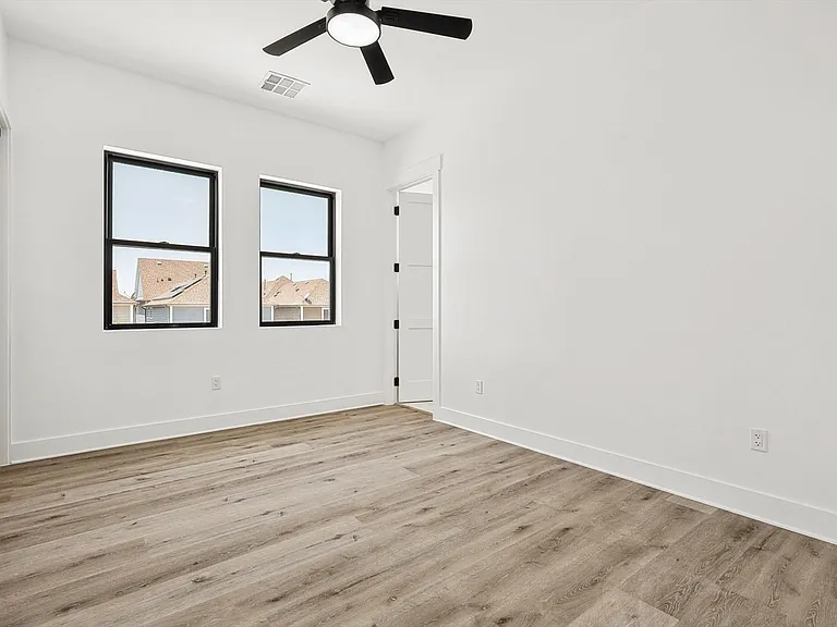767 W Main St #205 — Photo 13