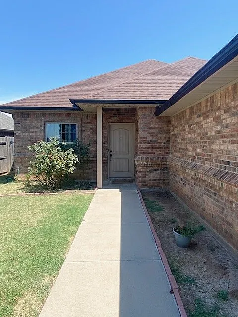 4 bed, 1621 sqft, $1,695 — Photo 2