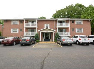 209 Coraopolis Rd APT 12, Coraopolis, PA 15108