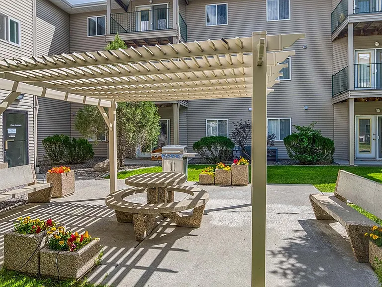 Country Meadows Apartment Homes — Photo 11