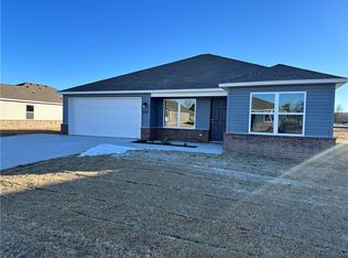523 Kenneth St, Elkins, AR 72727