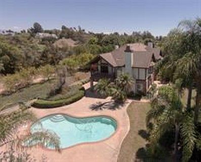 2nd image of 2 Golden Meadow Ln