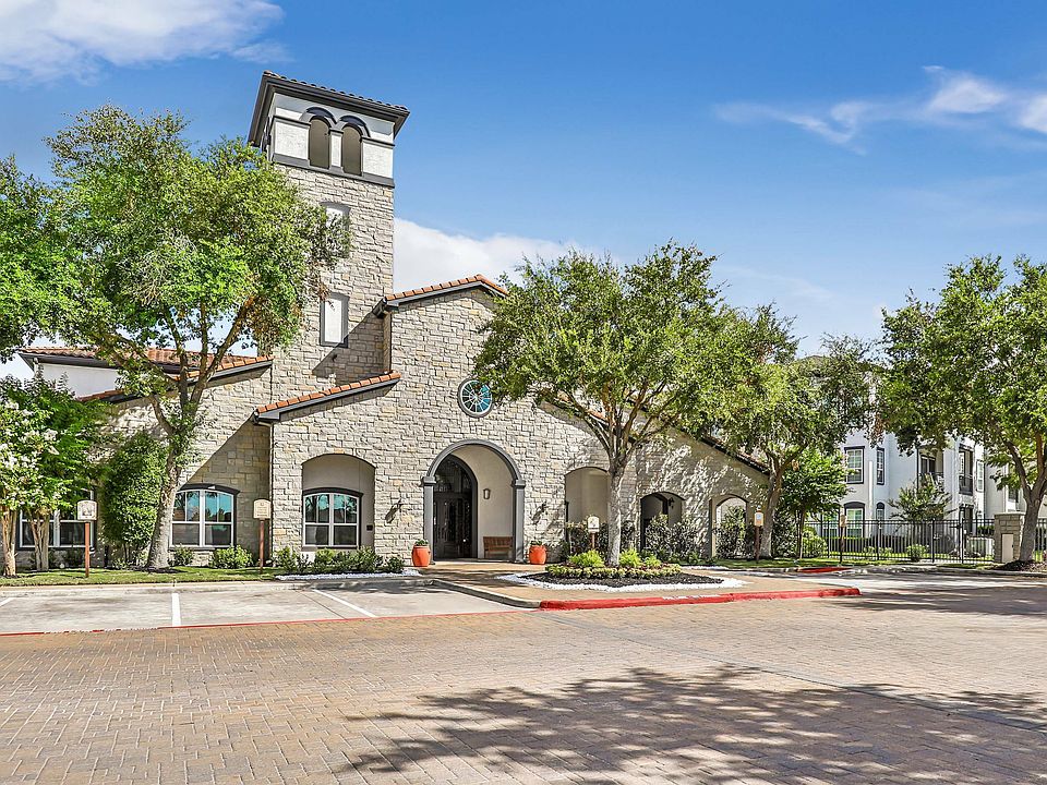 Elegant Clubhouse at Amalfi at Tuscan Lakes