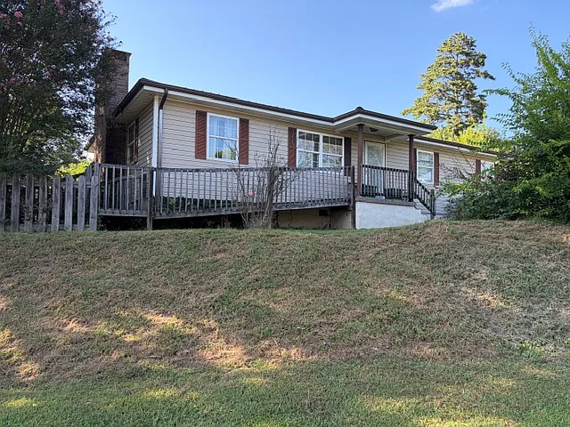 3 bed, 1456 sqft, $1,500 — Photo 1