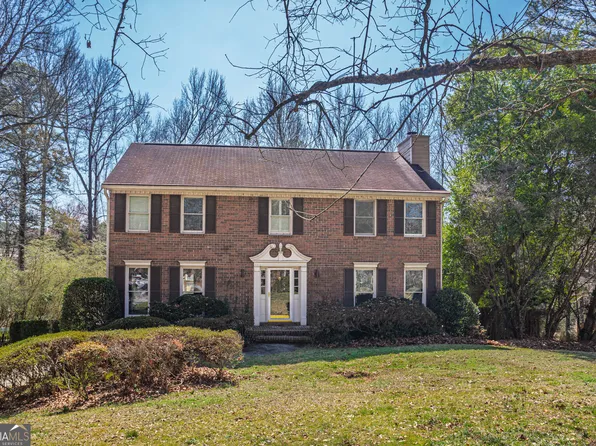 1627 Red Fox Run, Lilburn, GA 30047